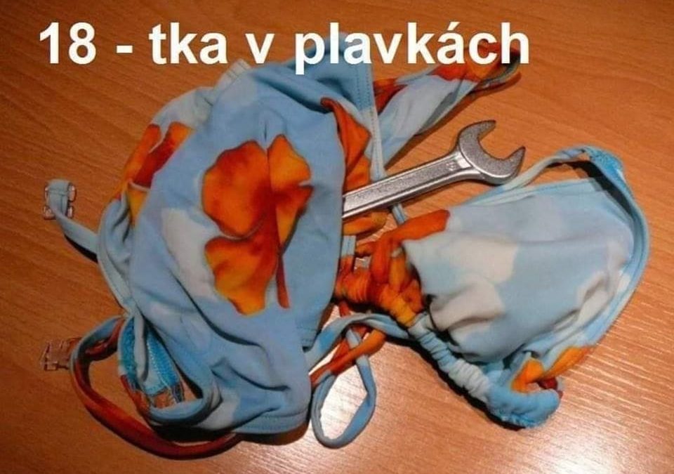 Osmnáctka v plavkách